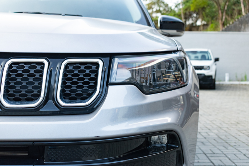 JEEP COMPASS 1.3 T270 TURBO FLEX LIMITED AT6 3