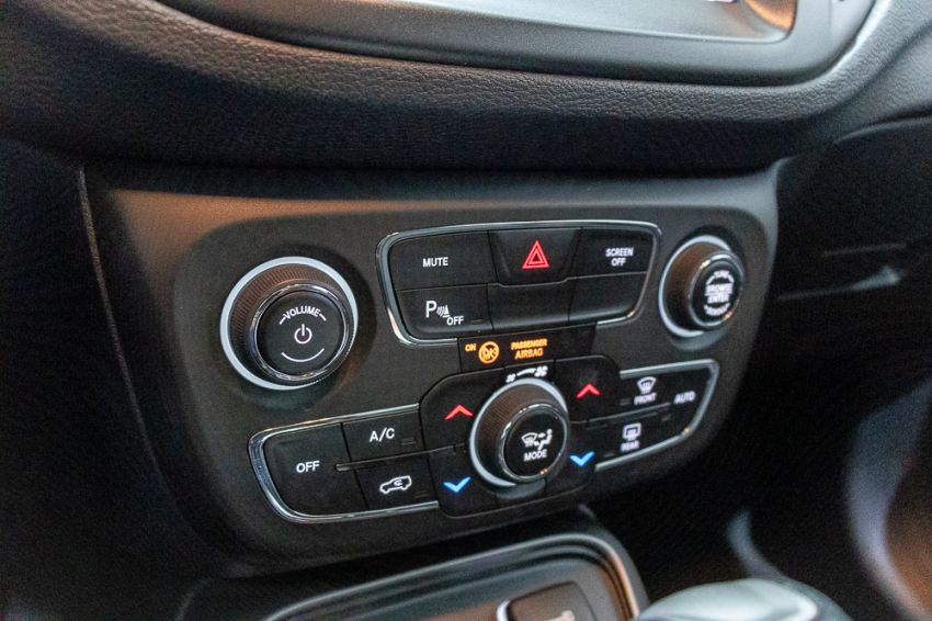 JEEP COMPASS 2.0 16V FLEX LONGITUDE AUTOMÁTICO 18