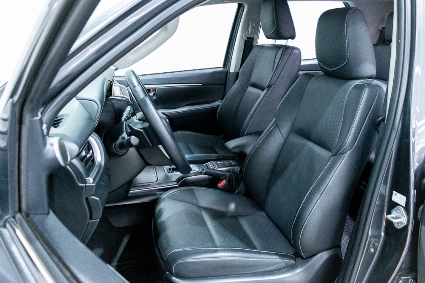 Toyota HILUX SW4 2.8 D-4D TURBO DIESEL SRX 7L 4X4 AUTOMÁTICO 23