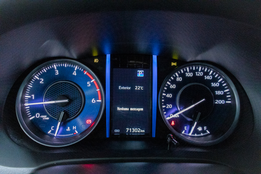 Toyota HILUX SW4 2.8 D-4D TURBO DIESEL SRX 7L 4X4 AUTOMÁTICO 14