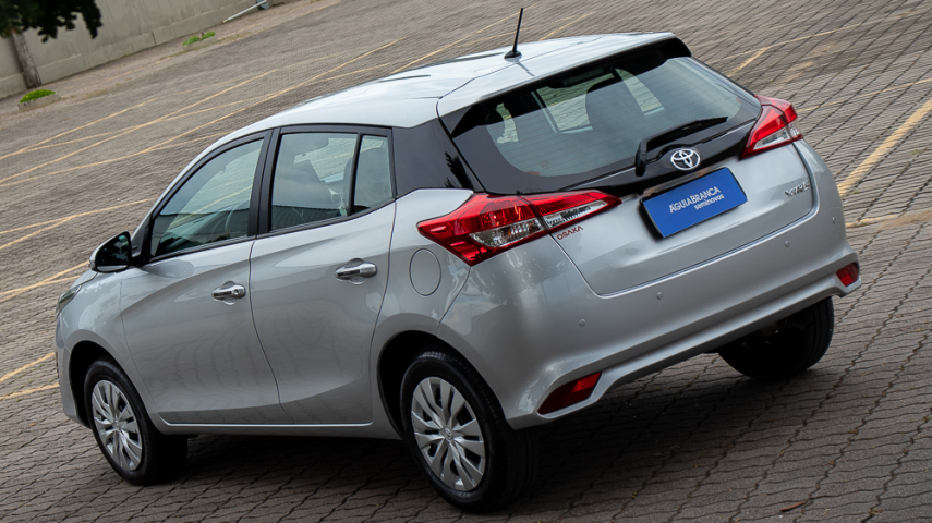 Toyota YARIS 1.3 16V FLEX XL LIVE MULTIDRIVE 9