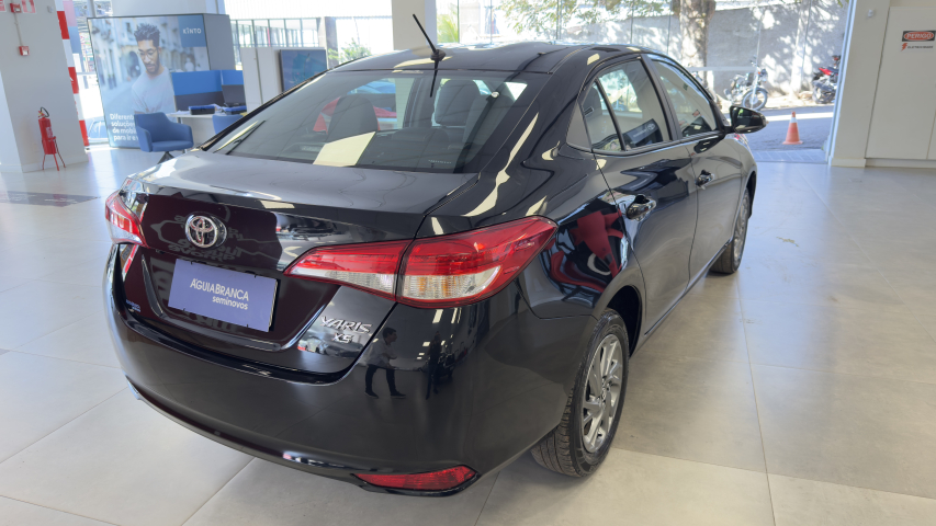 Toyota YARIS 1.5 16V FLEX SEDAN XS MULTIDRIVE 10
