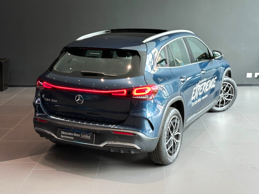 Carro Mercedes-Benz EQA 250
