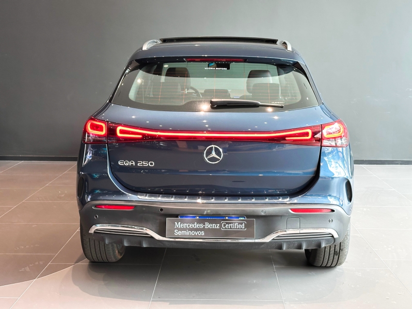 Carro Mercedes-Benz EQA 250