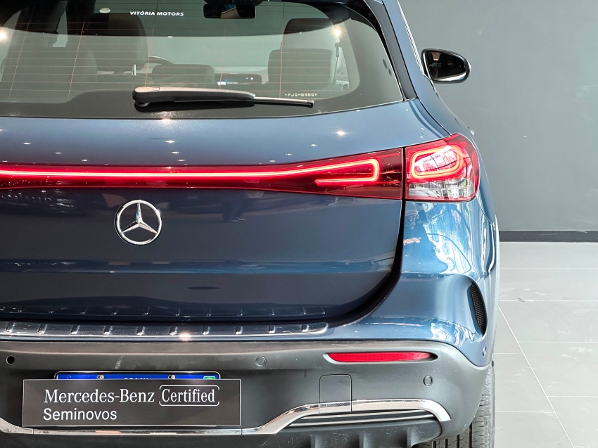 Carro Mercedes-Benz EQA 250