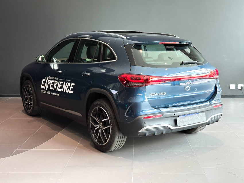 Carro Mercedes-Benz EQA 250