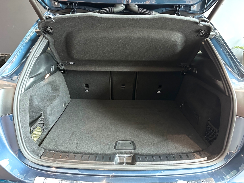 Carro Mercedes-Benz EQA 250