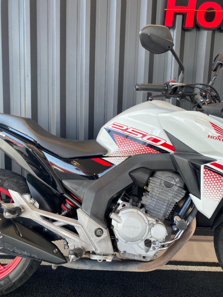 cb 250f twister cbs