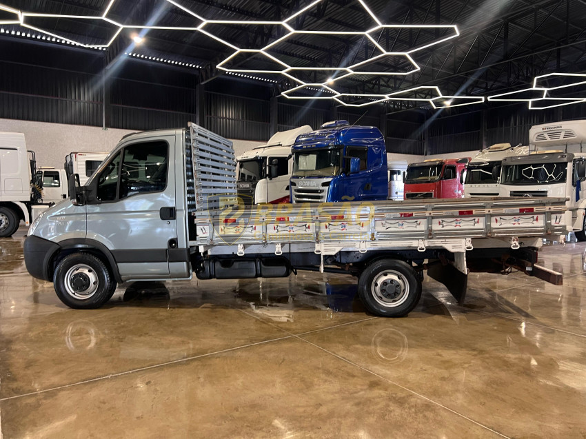 iveco daily carroceria - 2013/2013