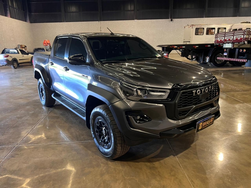 toyota hilux gr-s 4x4 2.8 - 2023/2024