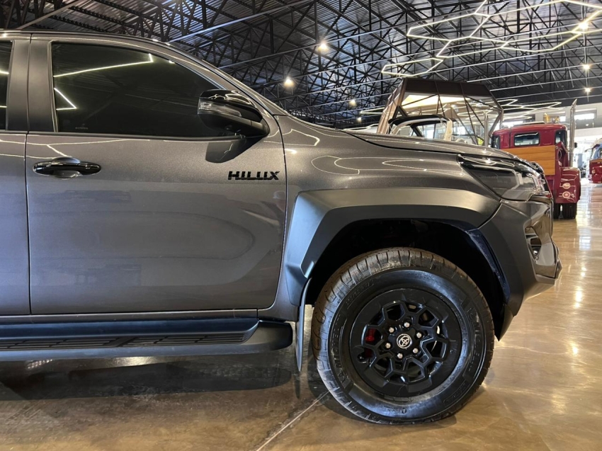 toyota hilux gr-s 4x4 2.8 - 2023/2024