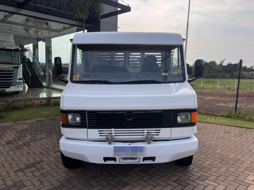 m. benz 710  - 2004/20043