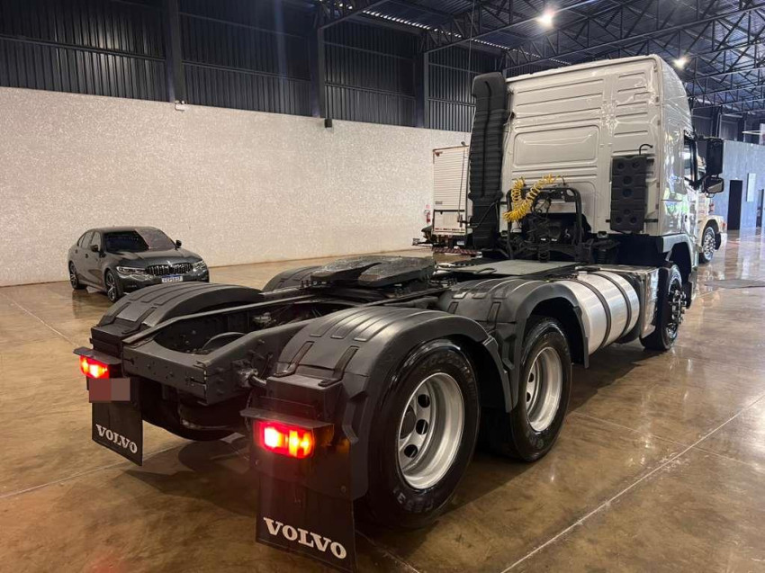 volvo fm 370 6x2 teto alto - 2013/20137