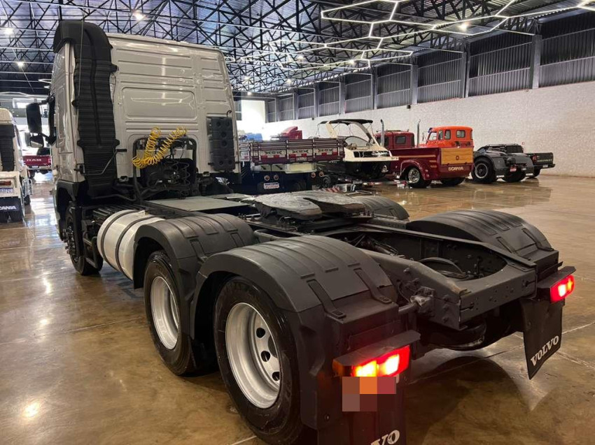 volvo fm 370 6x2 teto alto - 2013/20135