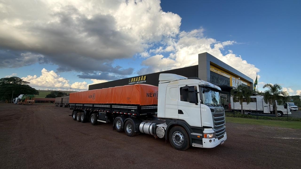 scania g 360 6x2 aut. 2012 + randon 4o eixo graneleiro 2024