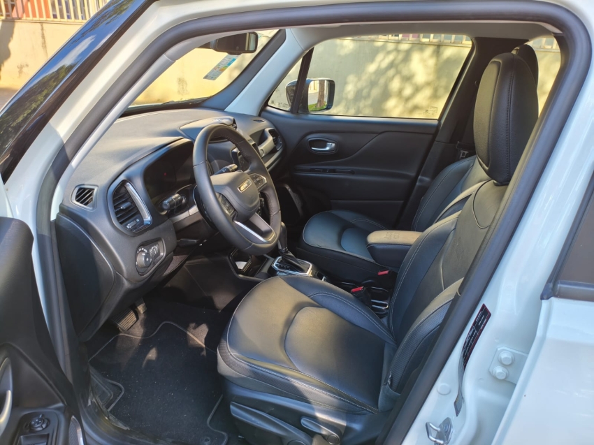 renegade 1.3 t270 turbo flex sahara at6
