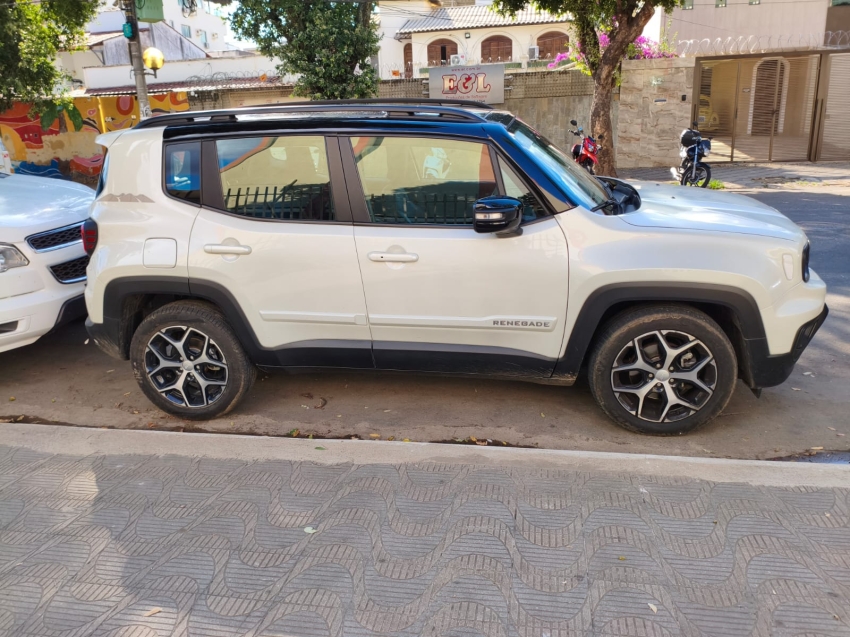 renegade 1.3 t270 turbo flex sahara at61