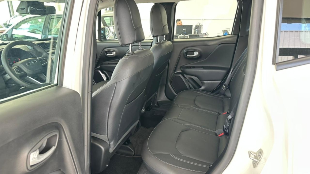 renegade 1.3 t270 turbo flex sahara at616