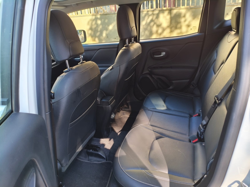 renegade 1.3 t270 turbo flex sahara at69