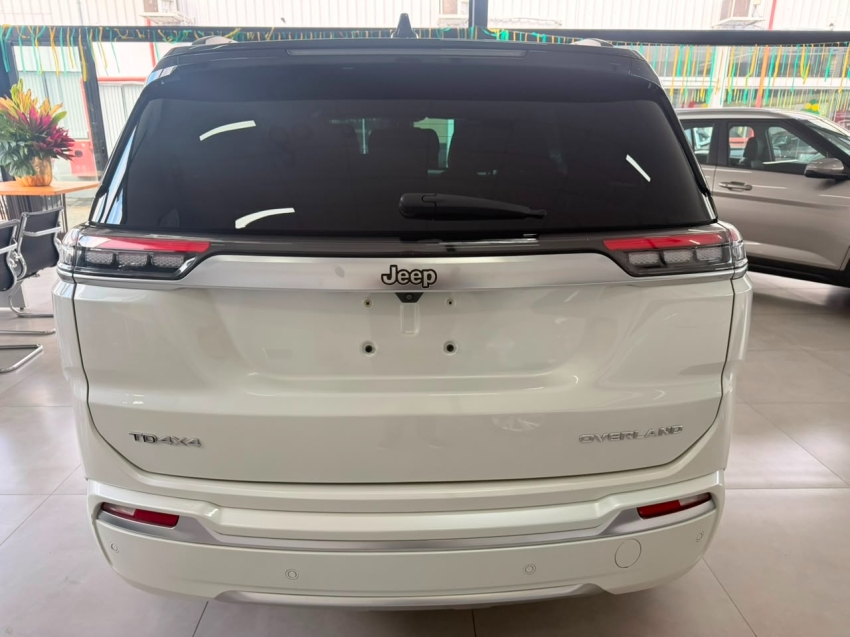 jeep commander 2.0 td380 turbo diesel overland at9 4p automatico 20233