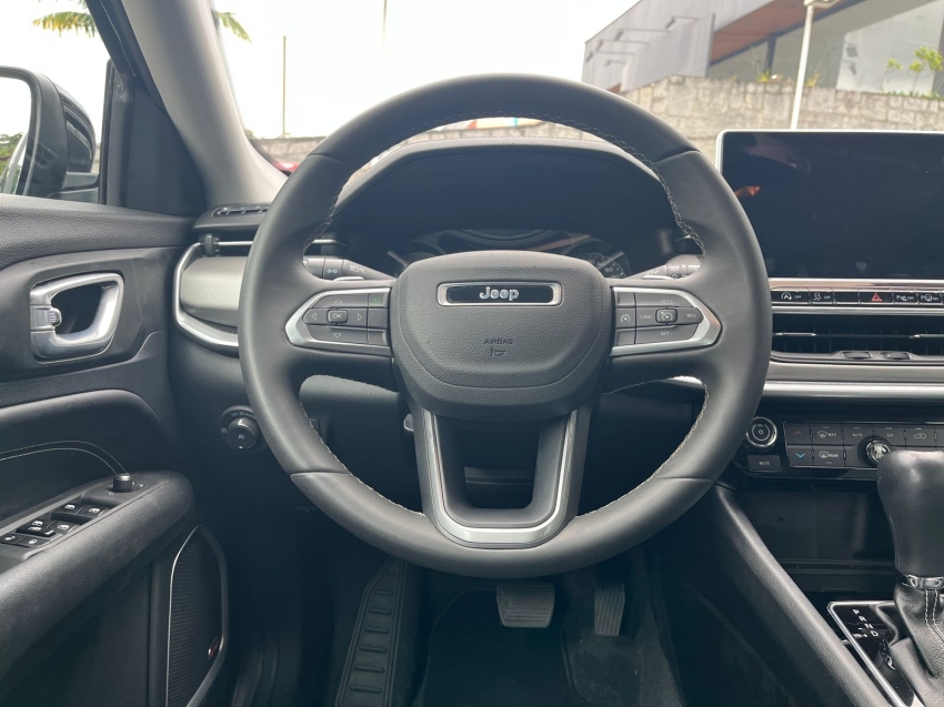 compass longitude 1.3 turbo 2022/2023.9