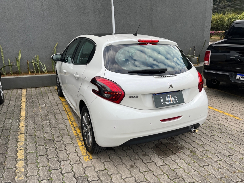 peugeot 208 griffe 1.6 2016/2017 peugeot 208 griffe 1.6 2016/2017