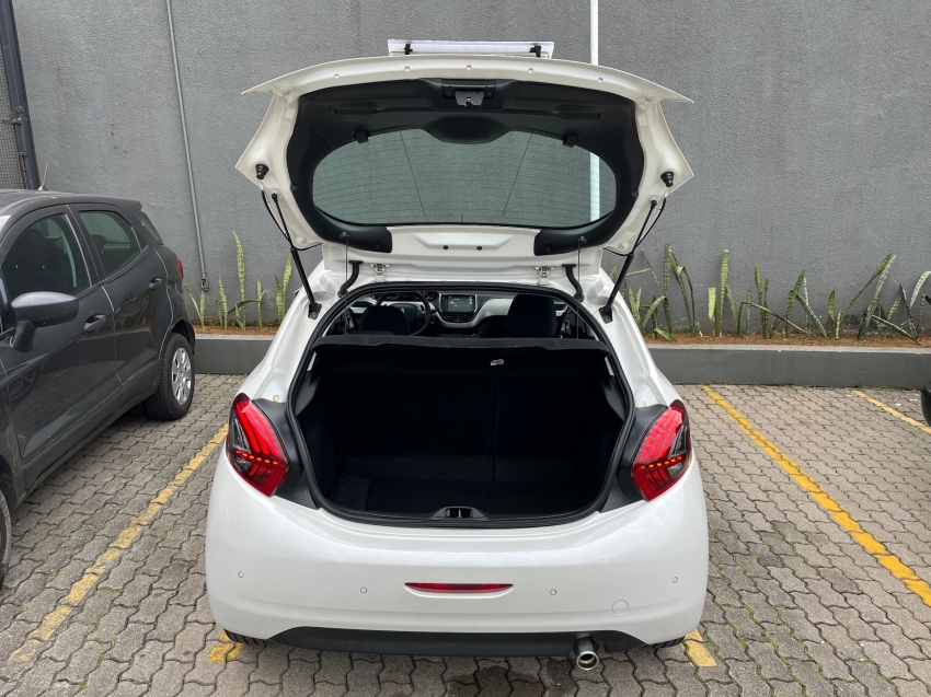 peugeot 208 griffe 1.6 2016/2017 peugeot 208 griffe 1.6 2016/2017