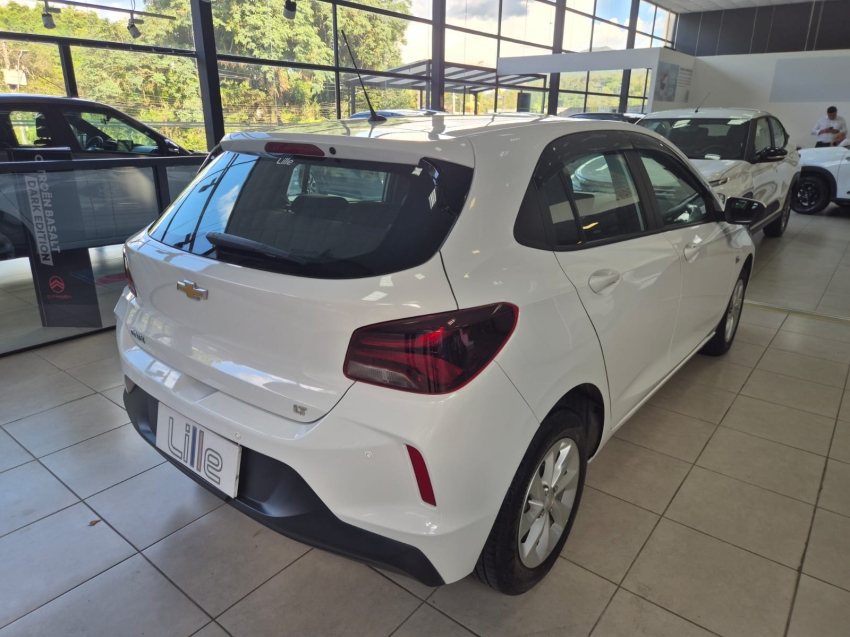 onix hatch lt 1.0 manual8