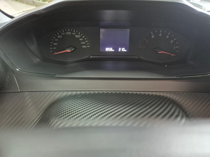 peugeot 208 style 1.0 manual5