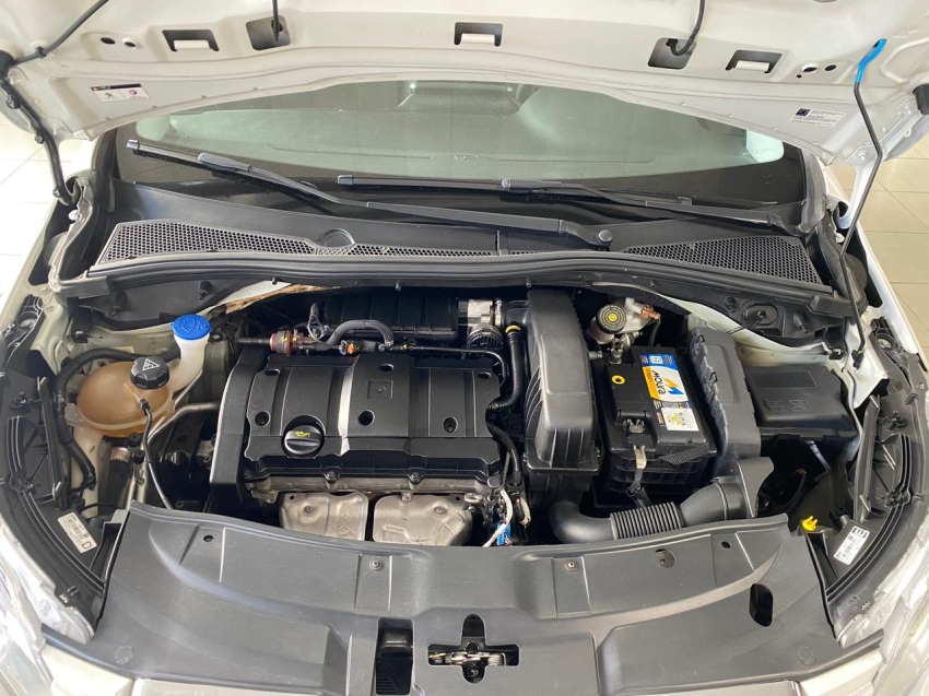 peugeot 2008 1.6 16v griffe 4p automatico10