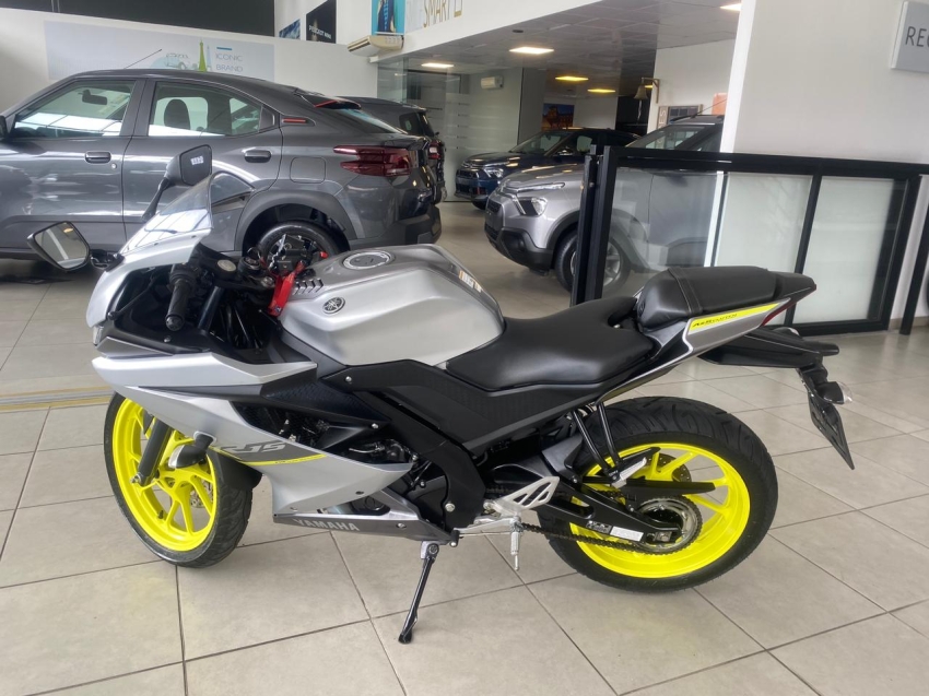 yamaha yzf r15 abs1