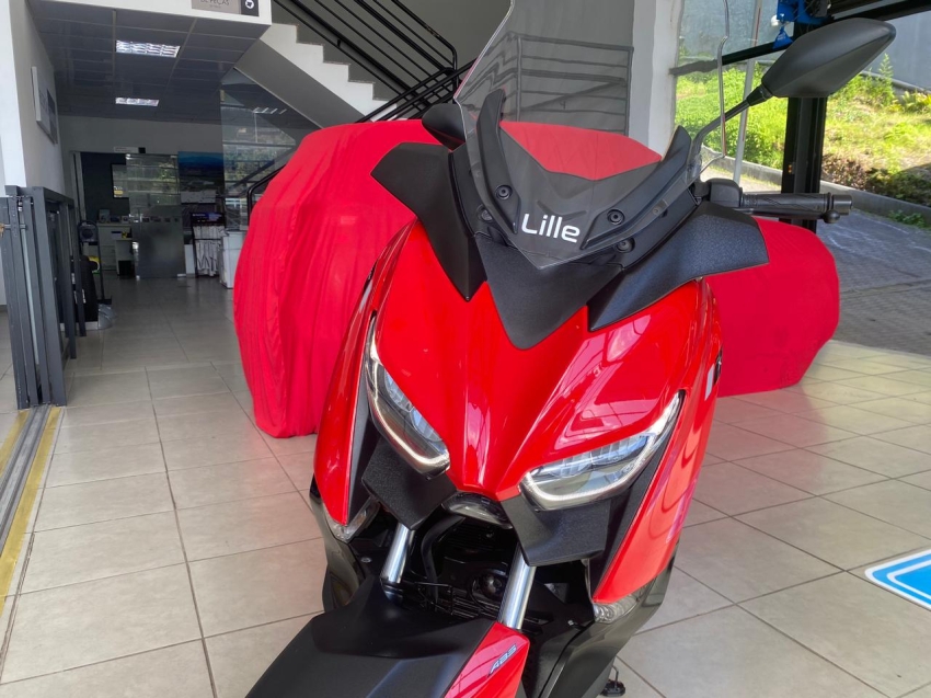 yamaha xmax abs 250cc vermelha 2024 - 16.180km revisada8