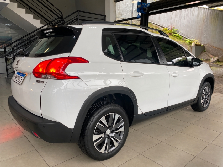 peugeot 2008 allure pack 1.6 automatico 2022 | apenas 56 mil km5
