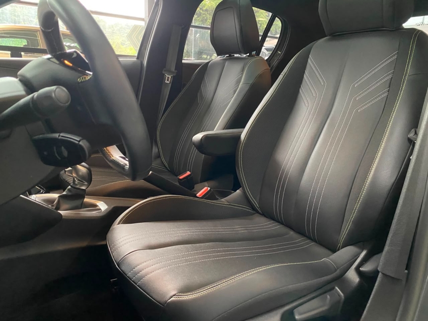 peugeot 208 gt t200 turbo | 2025 apenas 3.700 km praticamente zero11