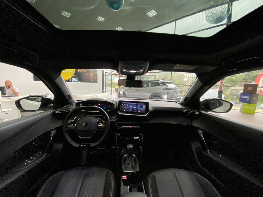 peugeot 2008 gt hibrido - 25/26 944km rodados automatico estado de 0km10
