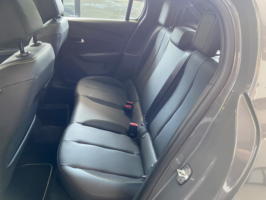 peugeto 208 gt hibrido - 2394km automatico garantia de fabrica11