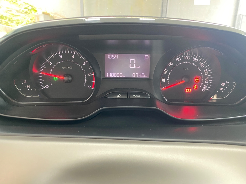 PEUGEOT 2008 ALLURE BUSINESS - 18/19 - 110890KM - AUT - REVISADO!8