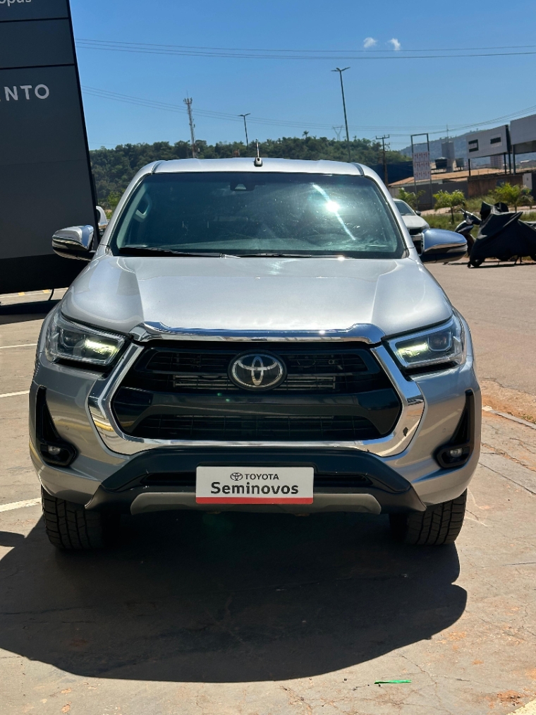 toyota hilux 2.8 d-4d turbo diesel cd srx 4x4 automatico 5p 2021 toyota hilux 2.8 d-4d turbo diesel cd srx 4x4 automatico 5p 2021