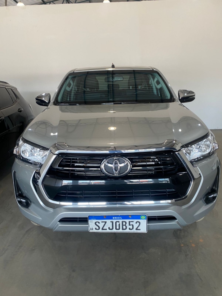 toyota hilux 2.8 d-4d turbo diesel cd srv 4x4 automatico 5p 2024