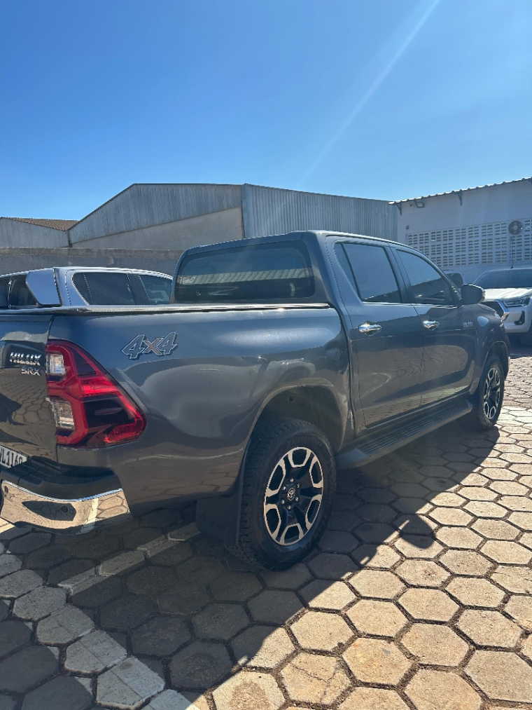 toyota hilux 2.8 d-4d turbo diesel cd srx 4x4 automatico 4p 20224