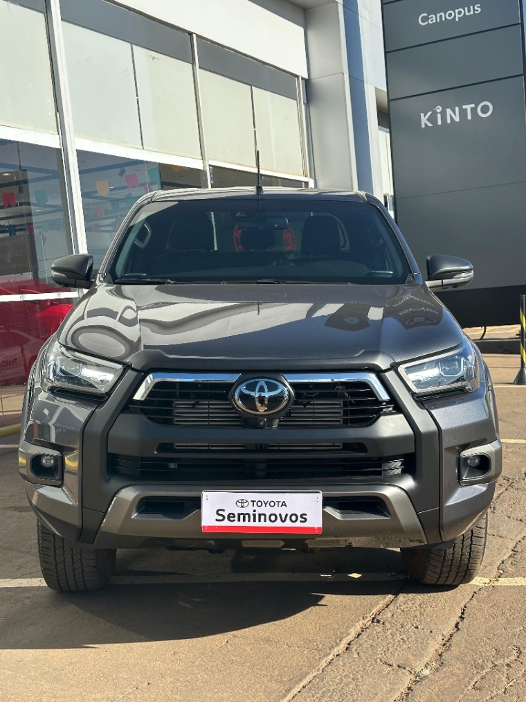 toyota hilux 2.8 d-4d turbo diesel cd conquest 4x4 automatico 4p 2024 toyota hilux 2.8 d-4d turbo diesel cd conquest 4x4 automatico 4p 2024