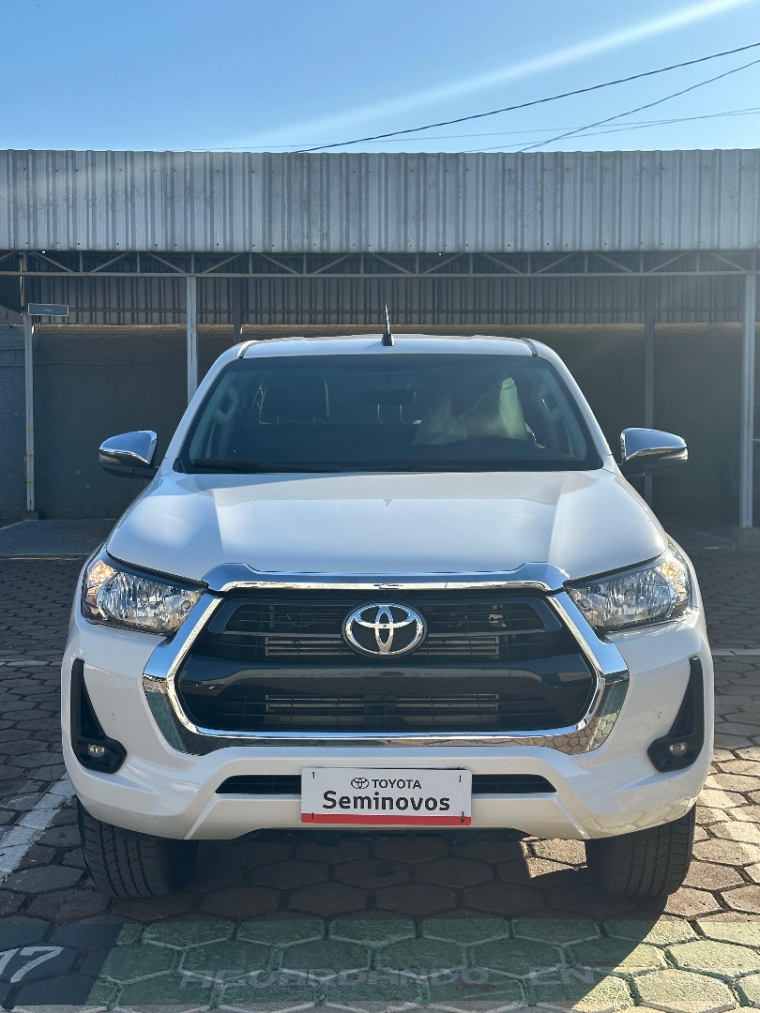 toyota hilux 2.8 d-4d turbo diesel cd srv 4x4 automatico 4p 2022