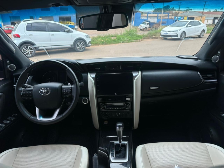 toyota hilux sw4 2.8 d-4d turbo diesel diamond 7l 4x4 automatico 4p 20245