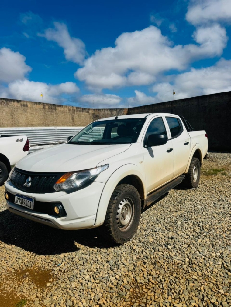 mitsubishi l200 triton 2.4 16v turbo diesel gl cd 4x4 manual 4p 2023