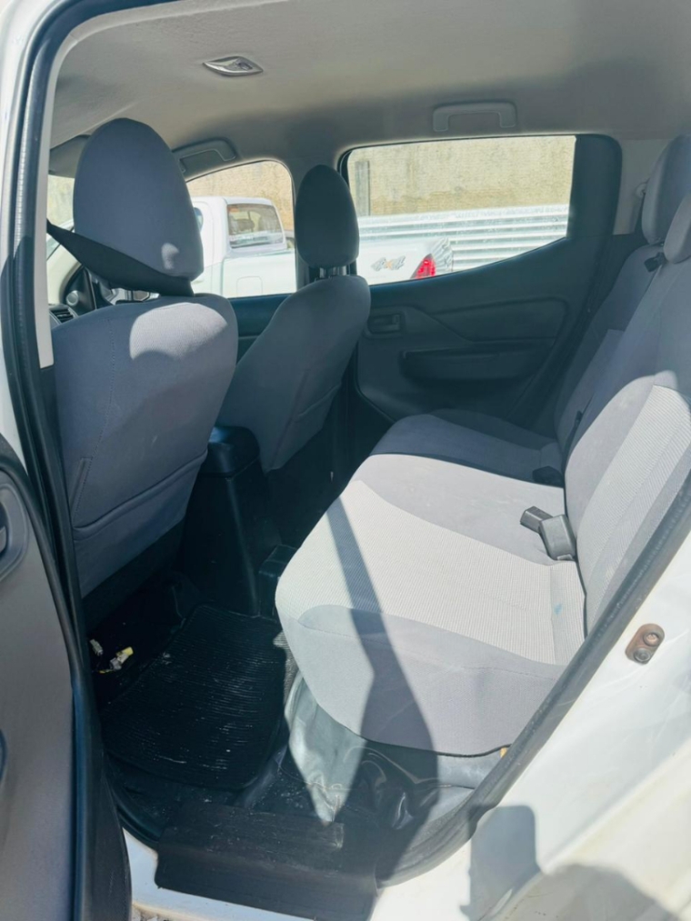 mitsubishi l200 triton 2.4 16v turbo diesel gl cd 4x4 manual 4p 20235