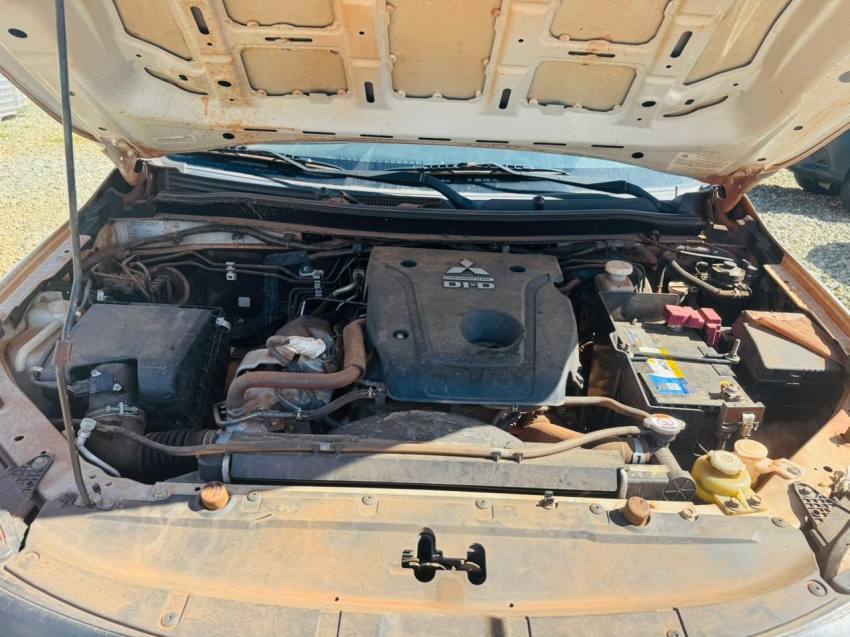 mitsubishi l200 triton 2.4 16v turbo diesel gl cd 4x4 manual 4p 20239