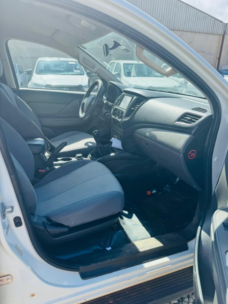 mitsubishi l200 triton 2.4 16v turbo diesel gl cd 4x4 manual 4p 20237