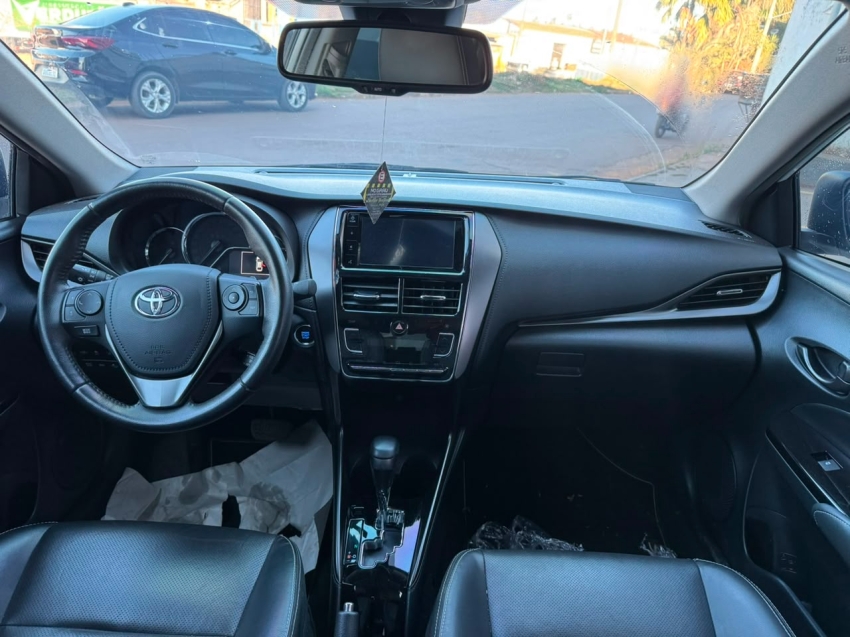 toyota yaris 1.5 16v flex sedan xls connect multidrive 4p automatico 20236