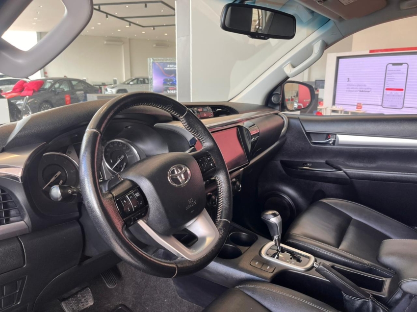 toyota hilux 2.8 d-4d turbo diesel cd srv 4x4 automatico 2.0 4p 20255