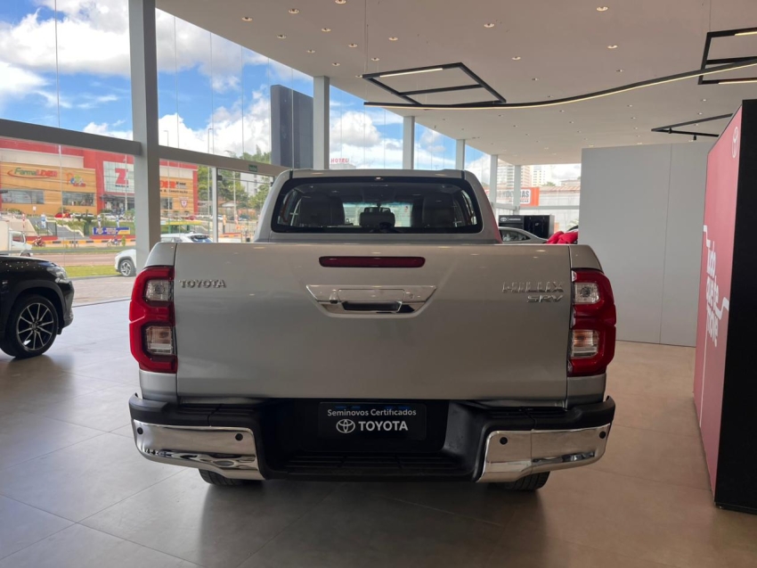 toyota hilux 2.8 d-4d turbo diesel cd srv 4x4 automatico 2.0 4p 20253